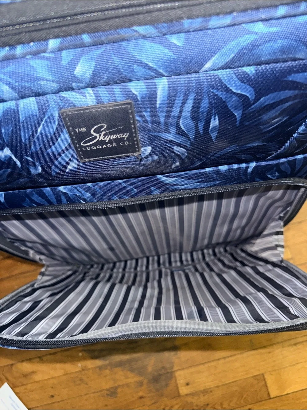 Skyway Flair Soft-side Spinner Luggage